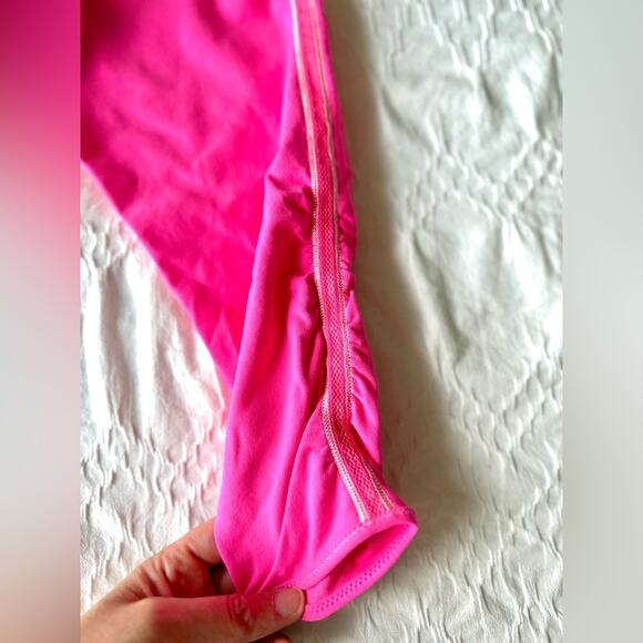 Lululemon power flow hot pink crop leggings - Picture 7 of 11